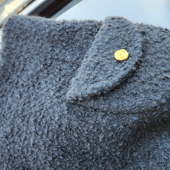 2 Piece Wool Skirt Suit - Petit Size 00 - Picture 12 of 16